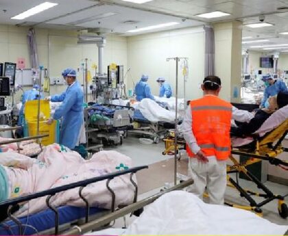 Chinese hospitals 'extremely busy' as COVID spreads out of control