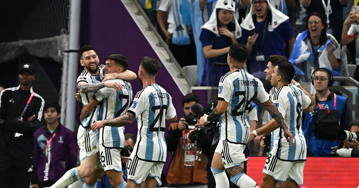 Argentina lead Netherlands 1-0 at halftime