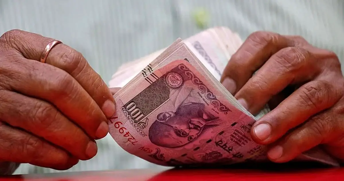 Rupee falls on recovery of dollar index, forward premium at 2-week high
