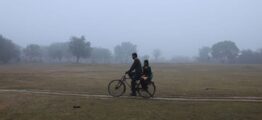 Fog delays flights in Delhi, schools closed due to cold wave