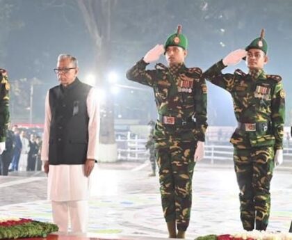 President, Prime Minister lead the nation in paying homage to the heroes of the language movement