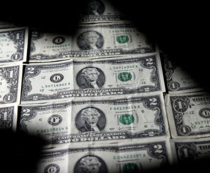 Major US dollar faces challenge from emerging currencies