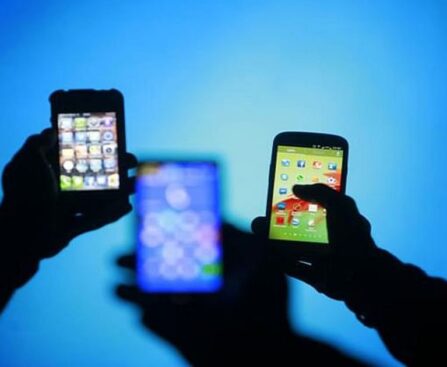 UK to test alert system on millions of phones