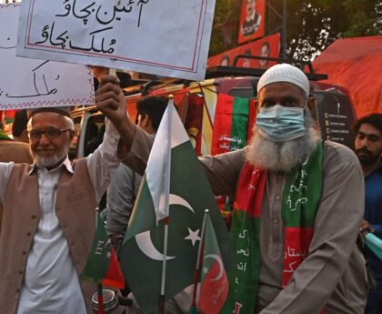 Imran Khan draws parallels between PTI and Awami League in East Pakistan