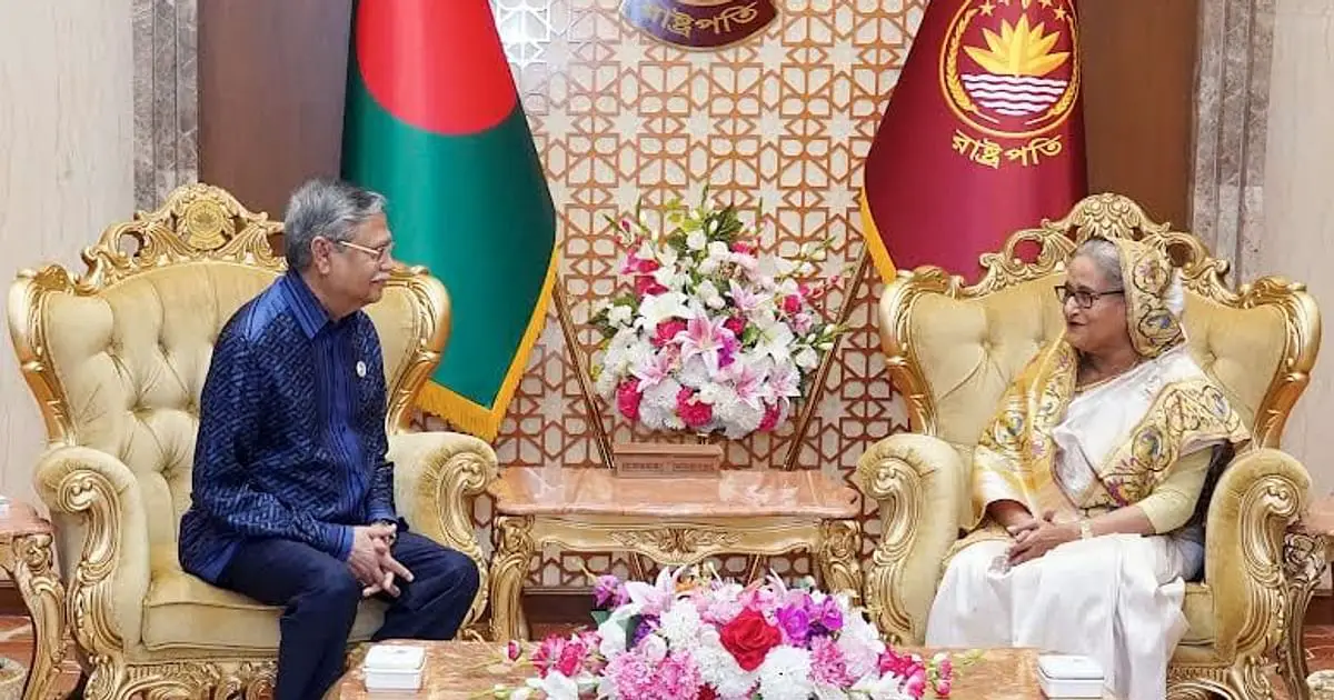The Prime Minister met the President.  prothom aloe