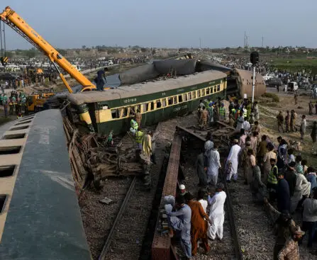 Death toll in Pakistan passenger train accident reaches 30