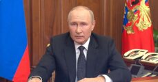 Putin signs decree forcing paramilitary fighters to take oath