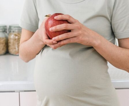 Pregnant women should avoid ultra-processed, fast foods