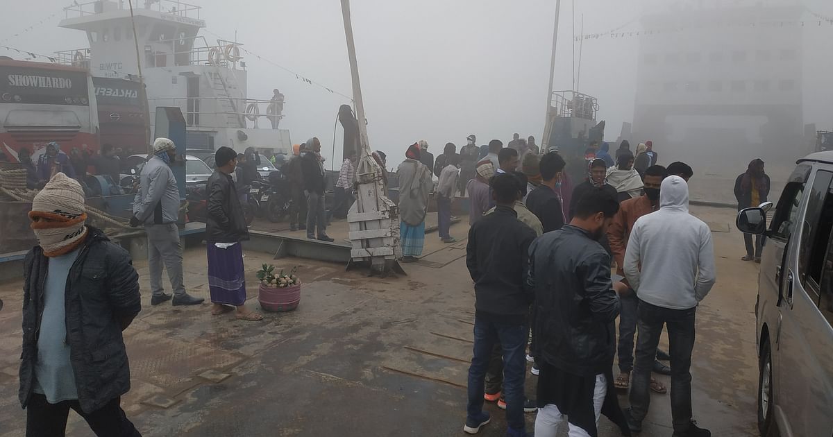 Daulatdia-Paturia ferry service disrupted due to dense fog