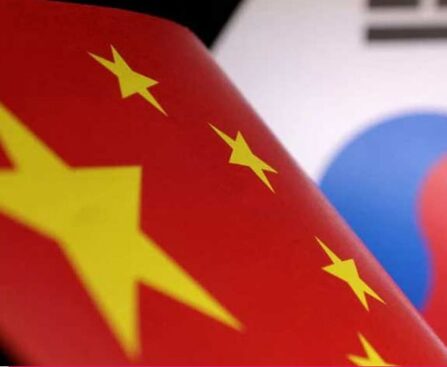 China blocks short-term visas to South Korea, first response to COVID restrictions