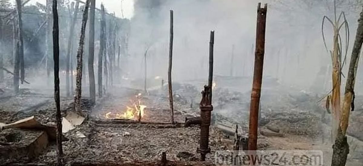 Firing between Rohingya groups, panic in Tumbru after fire