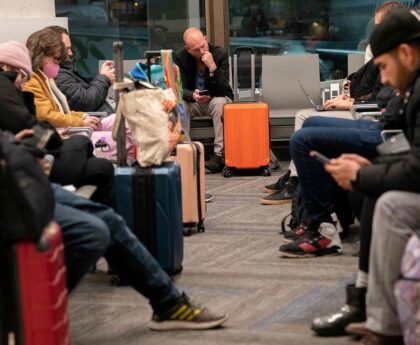 US halts all domestic flight departures over system outage