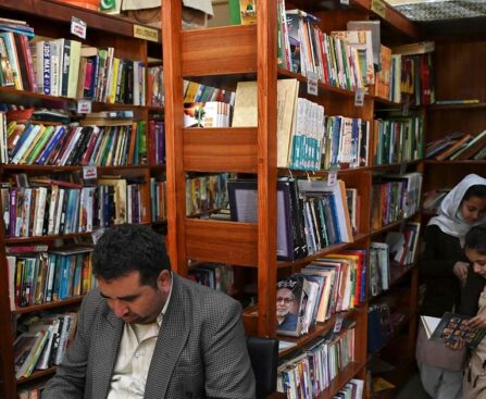 Library flourishes in Pakistan's 'Wild West' gun market town