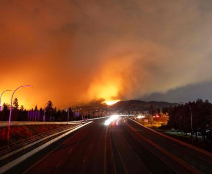 Wildfires lead to mass evacuation of Yellowknife