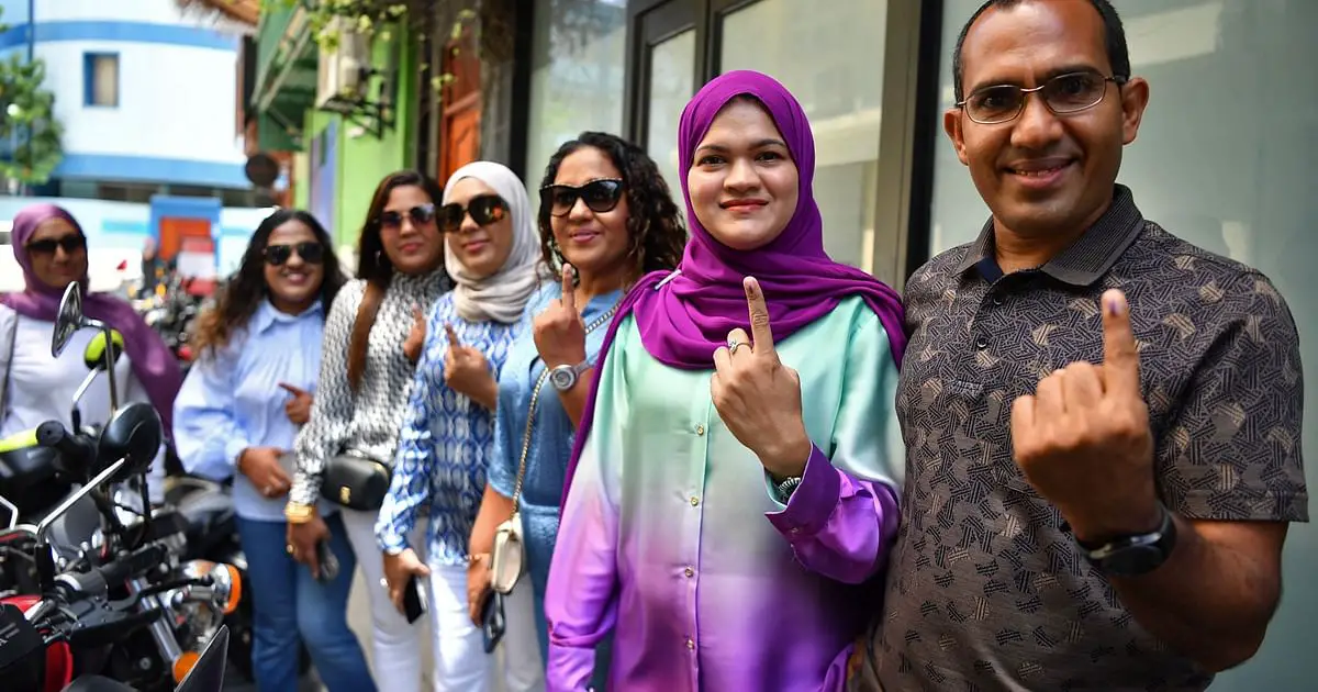 Maldives sees strong turnout in closely contested presidential election