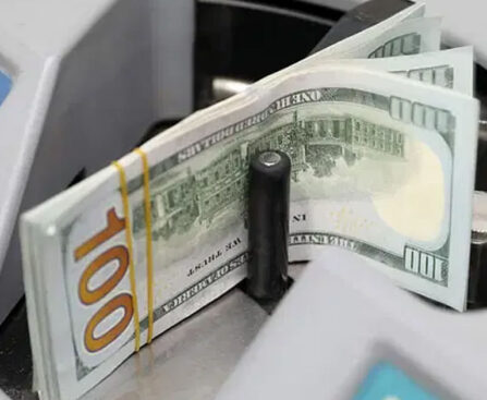 Dollar pegs: banks moving away from fixed prices