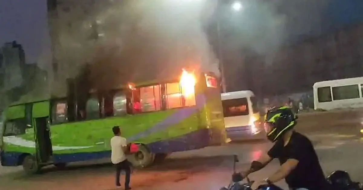 Bus burnt in Syamoli: Miscreants set fire to the Welcome Paribahan bus.