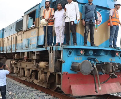 The trial train reaches Jashore from Bhanga in just one hour.  Bangladesh Railway  Padma Bridge Rail Link Project