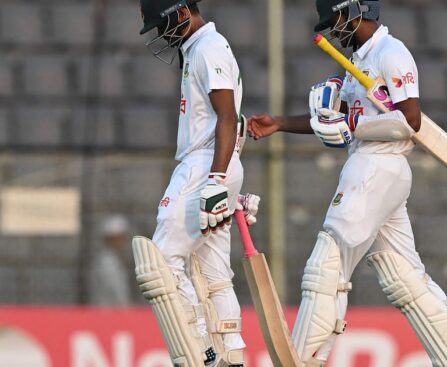 Fast bowlers took control of Sri Lanka while chasing Bangladesh's target of 280 runs.
